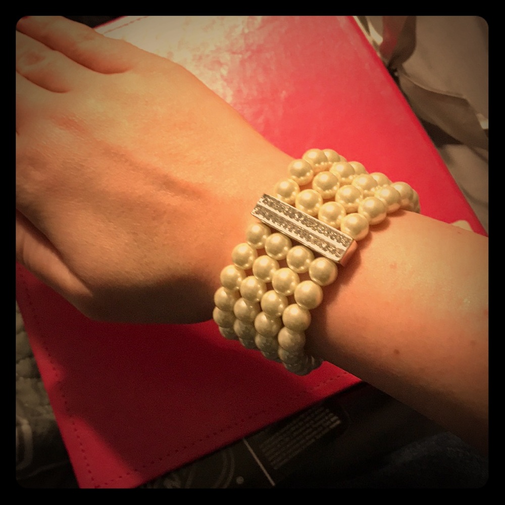 Beautiful pearl bracelet